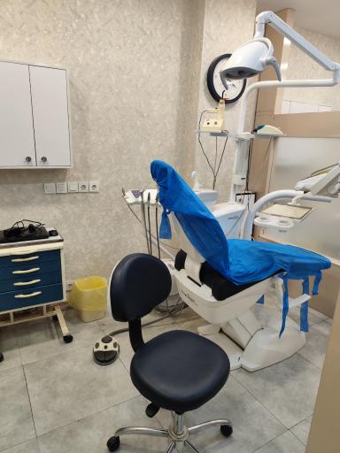 عکس دندانپزشکی دکتر تقی زاده 