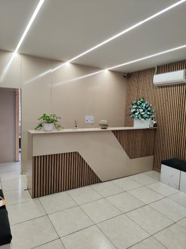 عکس دندانپزشکی دکتر تقی زاده 