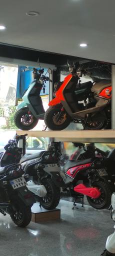 عکس نمایندگی مادو موتور شرق تهران