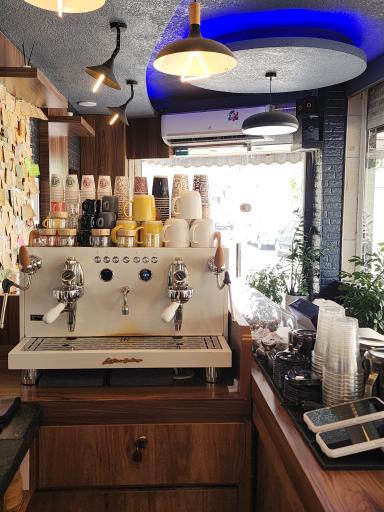 عکس کافه دی