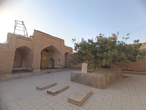 عکس آرامگاه رکن الدین محمود سنجانی