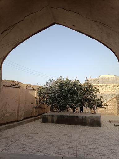 عکس آرامگاه رکن الدین محمود سنجانی