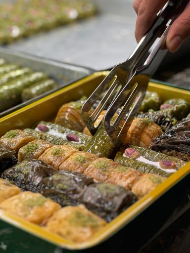 عکس کافه باقلوا یئنی