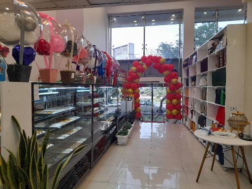 عکس کافه قنادی نسرین