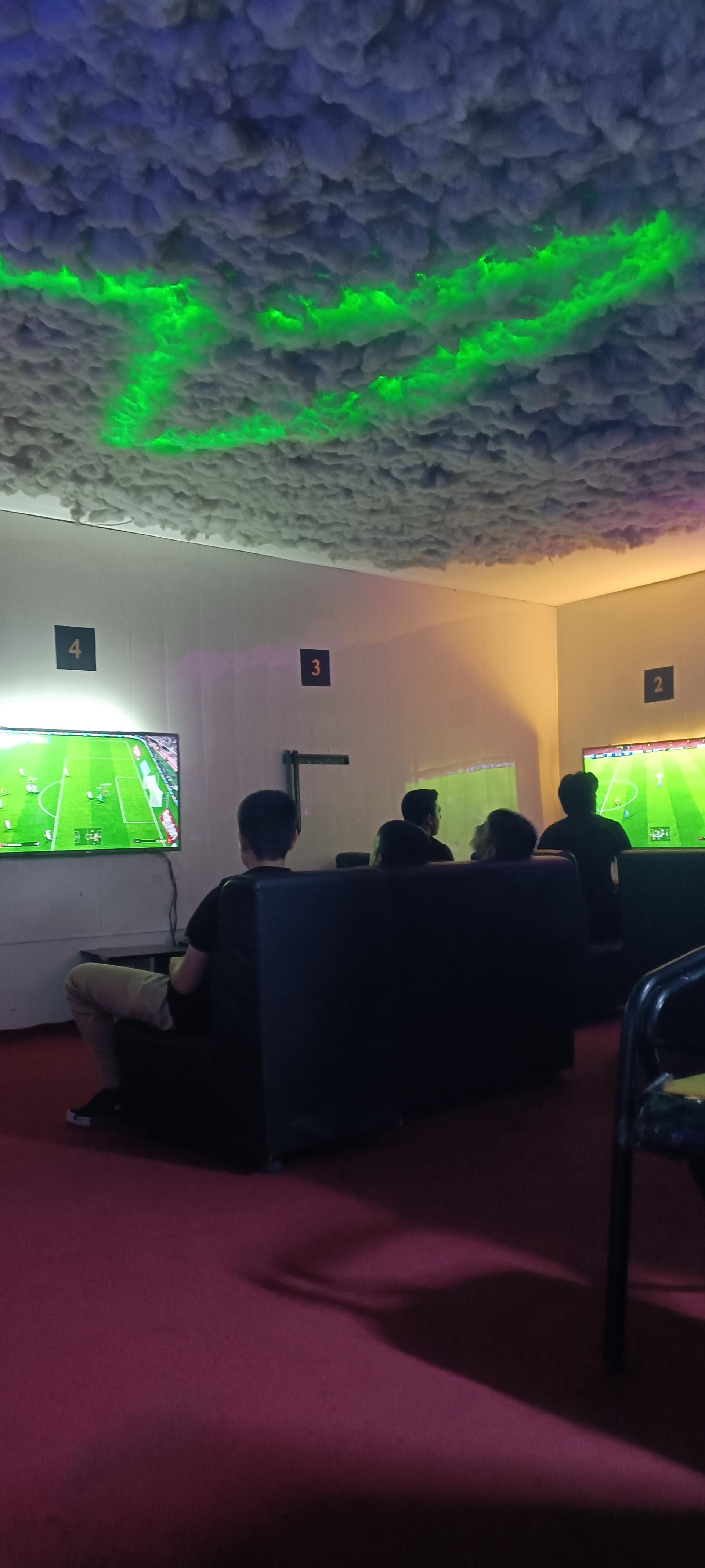 عکس باشگاه بیلیارد کاویان