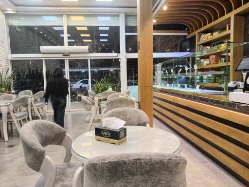 کافه باقلوا یئنی