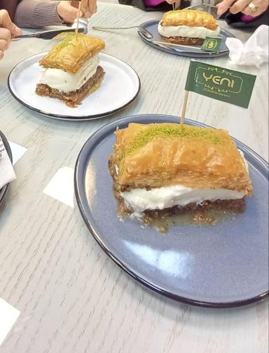 عکس کافه باقلوا یئنی (شعبه وکیل آباد)