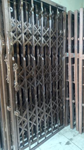 عکس درب آکاردئونی هاشم پور