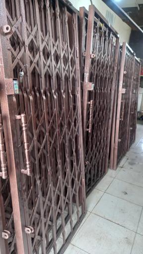 عکس درب آکاردئونی هاشم پور