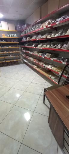 عکس دفتر و فروشگاه مرکزی شرکت «گل‌چکان زمانی»