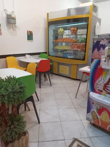 عکس آبمیوه بستنی غدیر و قادر