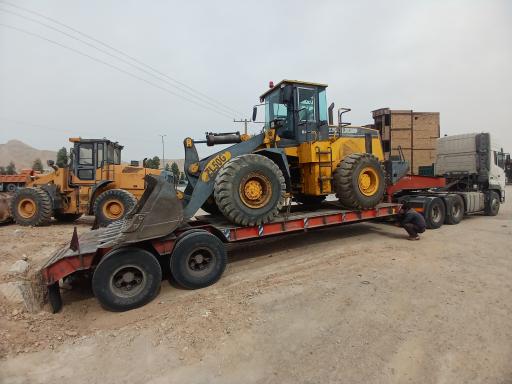 عکس نمایشگاه کامیون حاج محمد (برادران یوسفی)