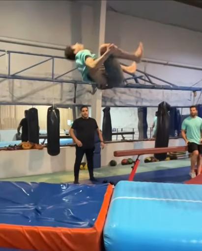 عکس آموزش ژیمناستیک مهدی کریمی