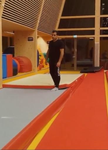 عکس آموزش ژیمناستیک مهدی کریمی