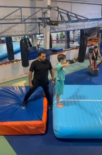 عکس آموزش ژیمناستیک مهدی کریمی