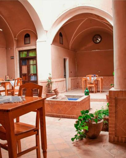 عکس مهمانپذیر کمال الملک