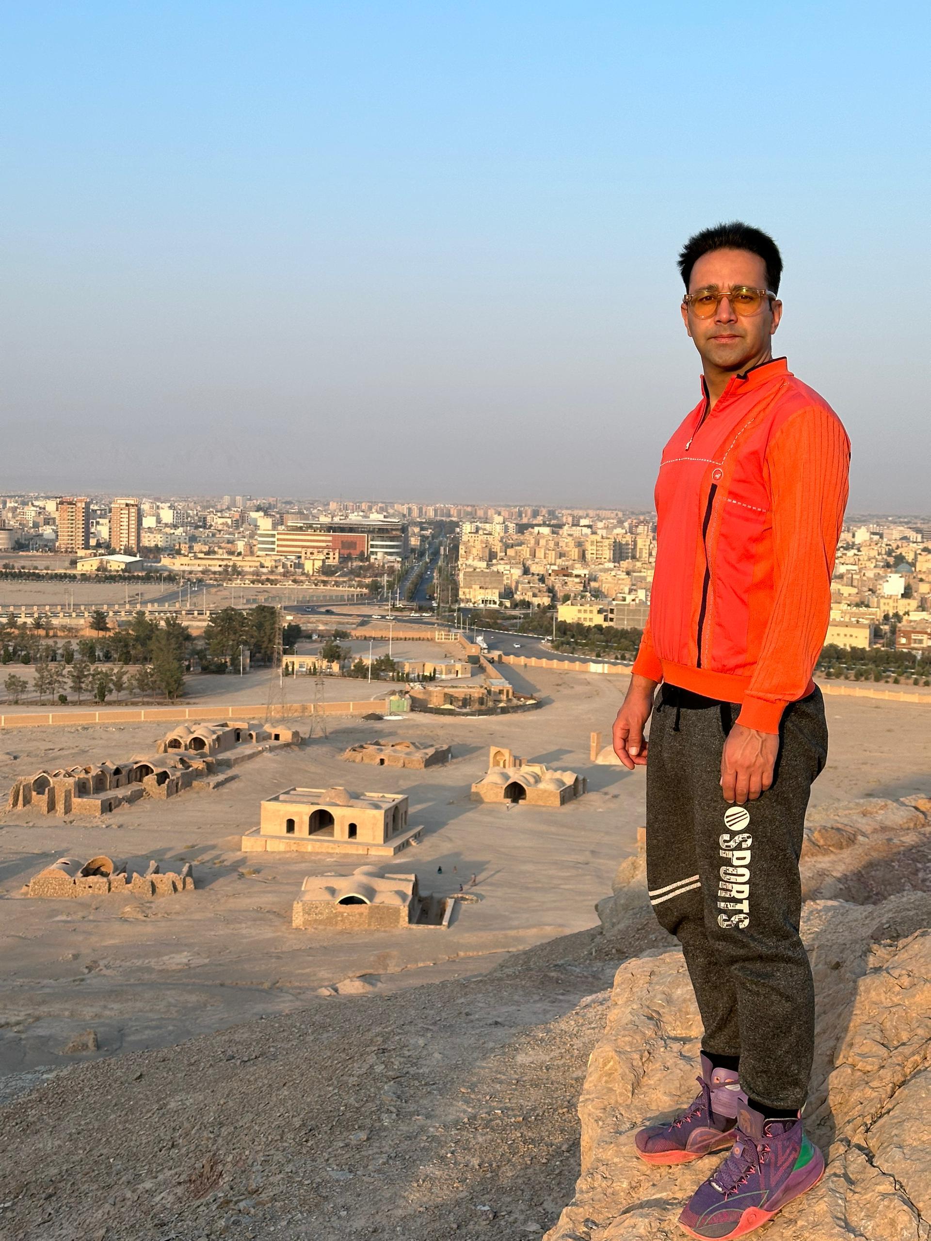 عکس دخمه زرتشتیان