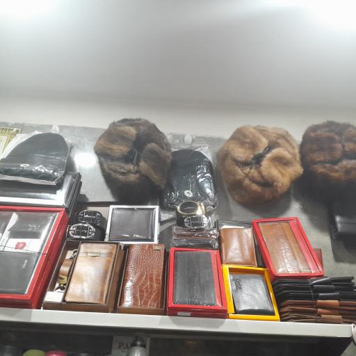 کفاشی و کیف فروشی پابرهنه 