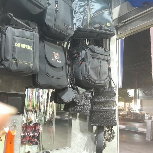 کفاشی و کیف فروشی پابرهنه 