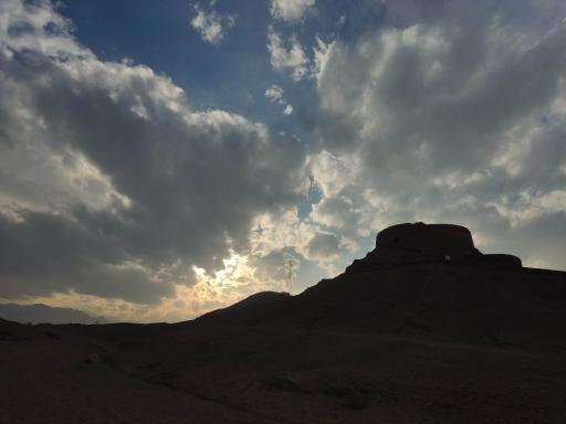 عکس دخمه زرتشتیان