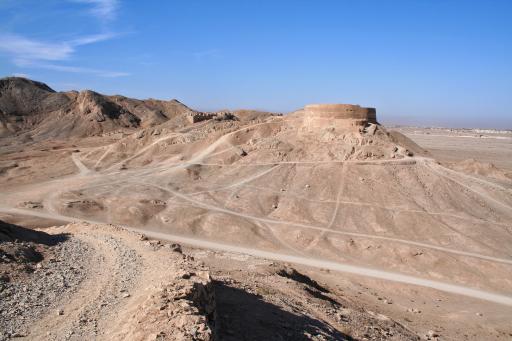 عکس دخمه زرتشتیان