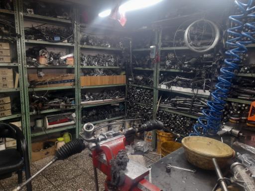 عکس تعمیرگاه هیدرولیک فرمان و برقی حامد