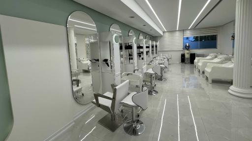 عکس کلینیک صافی مو و ریباندینگ لیلاشمسایی