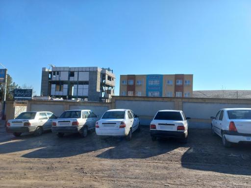 عکس دبیرستان نمونه دولتی صالحان