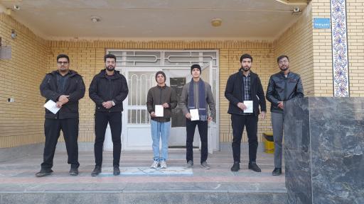 عکس دبیرستان نمونه دولتی صالحان