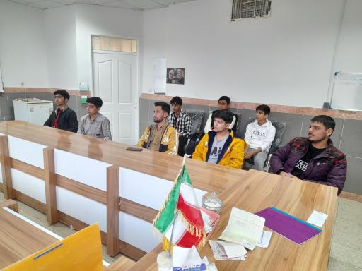 عکس دبیرستان نمونه دولتی صالحان