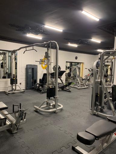 عکس باشگاه تناسب اندام کارن