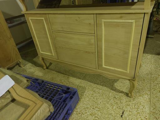 عکس بازار مبل کوشک ایرانیان