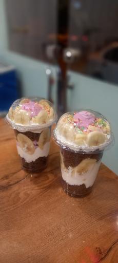 عکس آبمیوه و بستنی زردکوهی