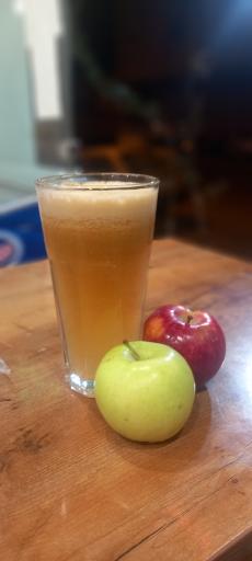 عکس آبمیوه و بستنی زردکوهی