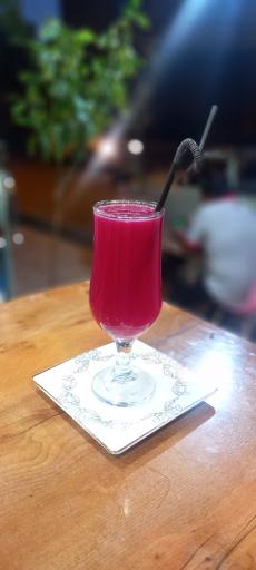 عکس آبمیوه و بستنی زردکوهی