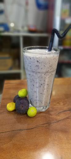 عکس آبمیوه و بستنی زردکوهی