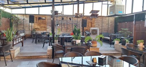 عکس کافه رستوران قهرمان 