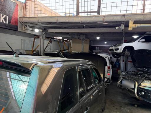 عکس مجموعه تعمیرگاه بختیاری