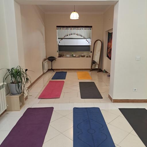 عکس خانه یوگا ماه تاب