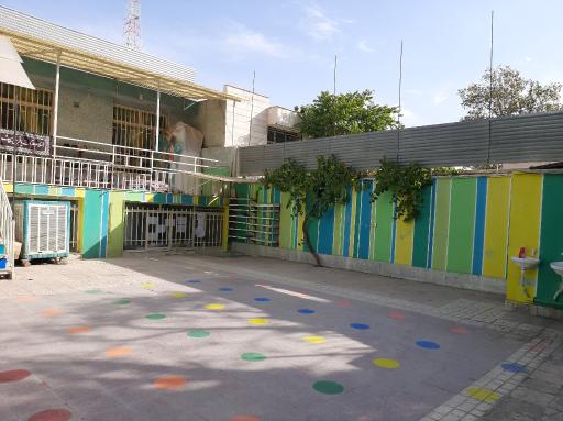 عکس دبستان دخترانه نخبگانی لبیک