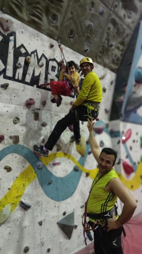 عکس سالن ورزشی ولیعصر