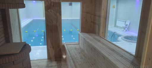 عکس استخر و مجموعه فرهنگی ورزشی مقنی