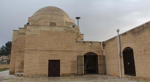 عکس موزه مقبره پیراحمد زهرنوش