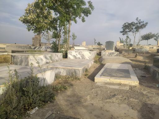 عکس قبرستان کریم آباد مختاری پور