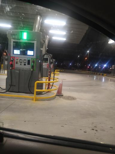 عکس پمپ بنزین حافظ