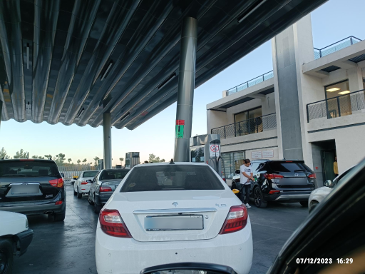 عکس پمپ بنزین حافظ