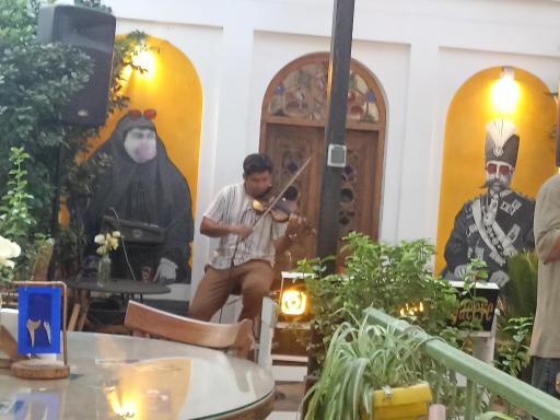 عکس رستوران سنتی تاریخی