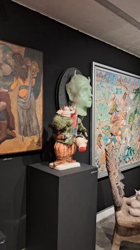 عکس گالری ثالث