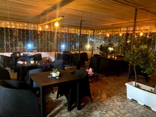 عکس سفره خانه بهاران