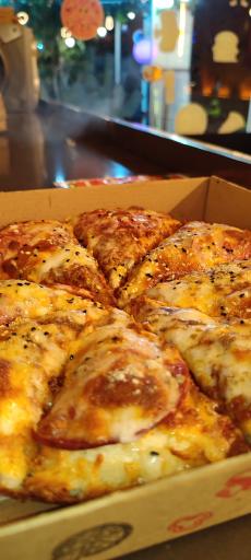عکس پیتزا فست فود تردک